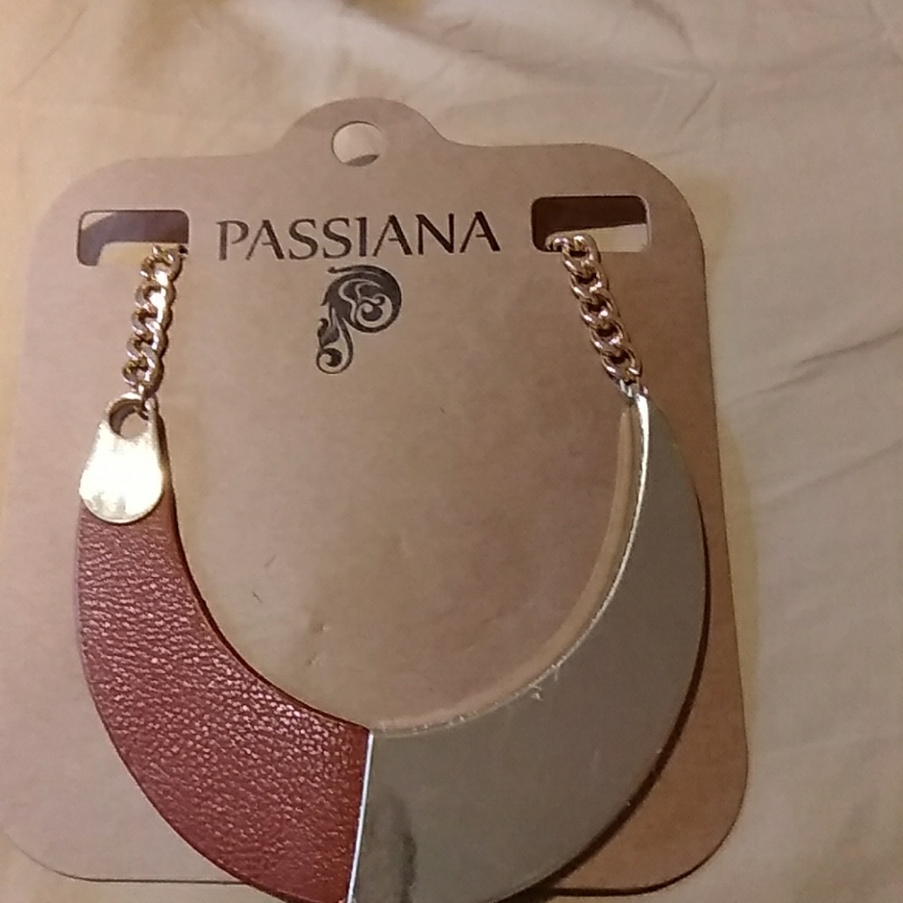 necklace - Picture 6 of 8